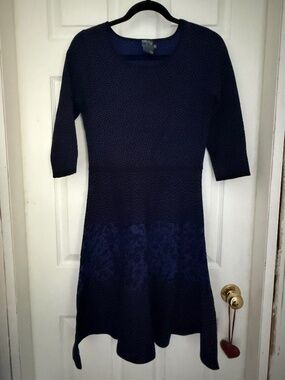 Gabby & Skye Dress - size S